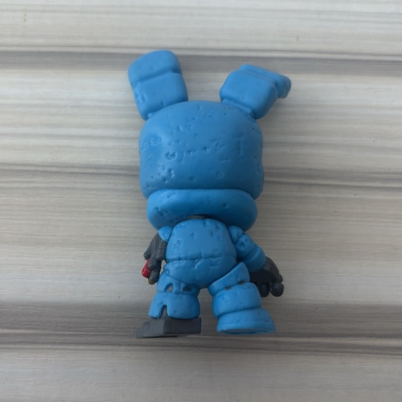 Funko Five Nights at Freddy's 10 Anniversary Mystery Mini Withered Bonnie vynil - Picture 5 of 5